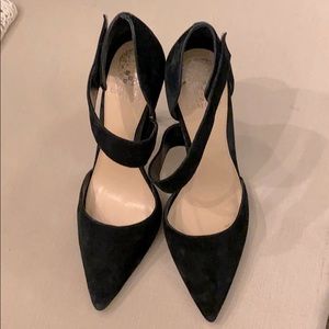 EUC Vince Camuto pumps size 7 ultra suede black